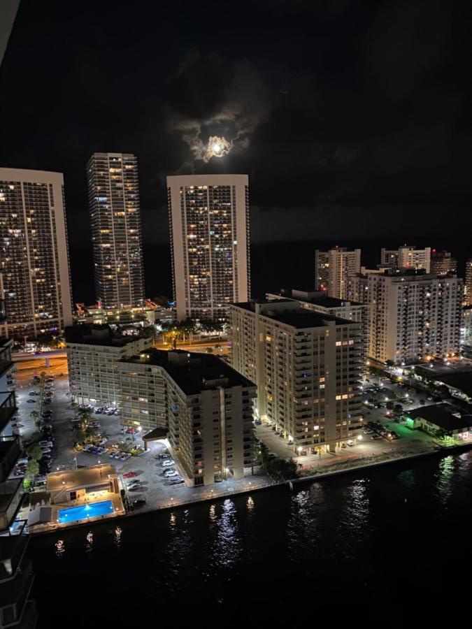 Studio 2Bed Beach Apmt With Amazing Views 30B Plaja Hallandale Exterior foto