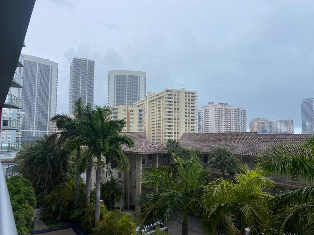 Studio 2Bed Beach Apmt With Amazing Views 30B Plaja Hallandale Exterior foto